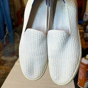👟Rothys sneakers 👟 , Slip On women Sneakers  In 🍯Honeycomb Salt ,Size 9.